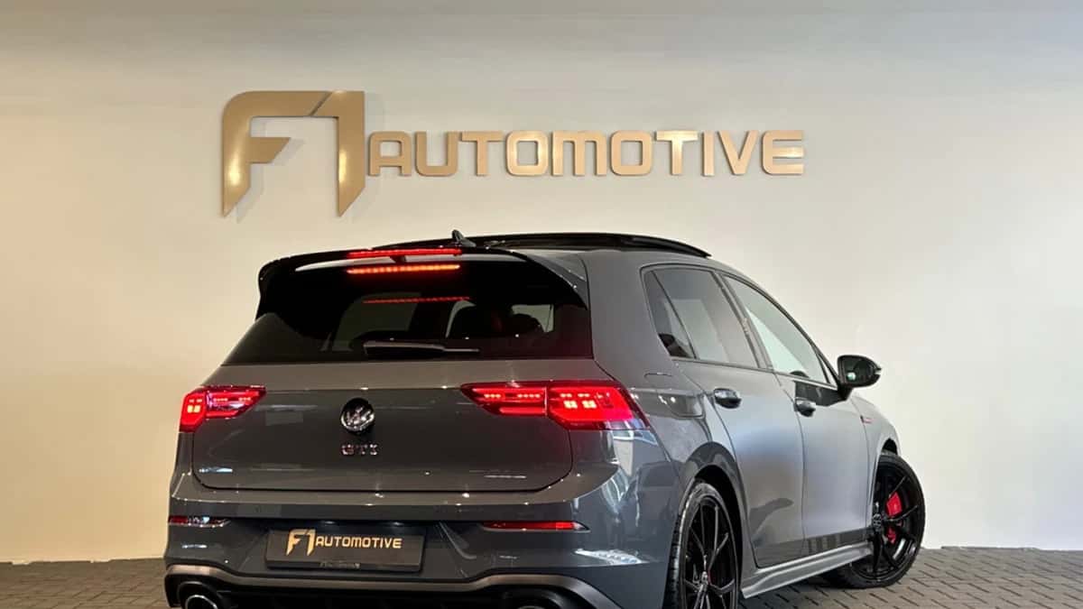 Volkswagen Golf (2022) — foto 1