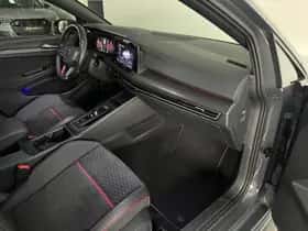 Volkswagen Golf (2022) thumbnail 31
