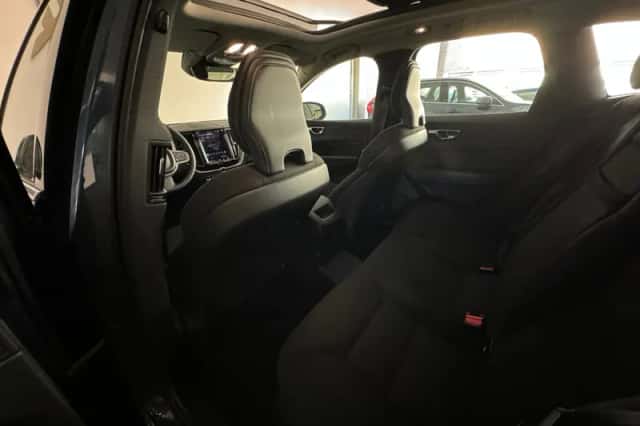 Volvo XC60 (2021) thumbnail 13