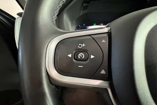 Volvo XC60 (2021) thumbnail 16