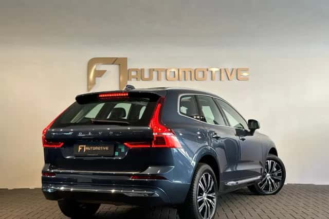 Volvo XC60 (2021) thumbnail 3