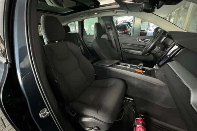 Volvo XC60 (2021) thumbnail 32