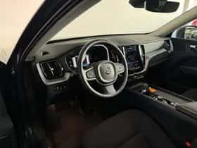 Volvo XC60 (2021) thumbnail 5