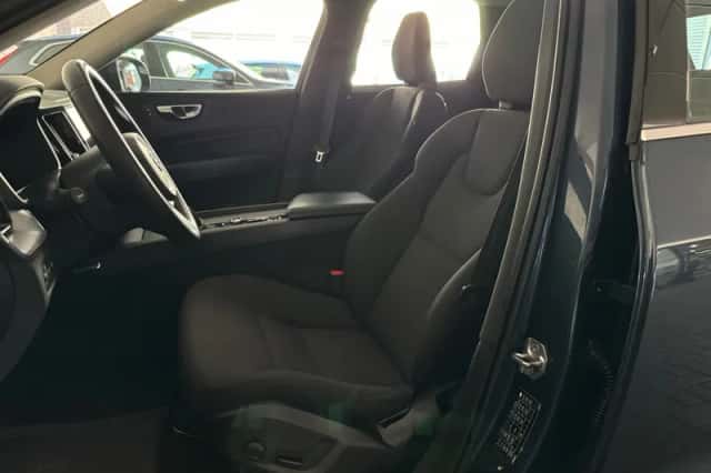 Volvo XC60 (2021) thumbnail 6