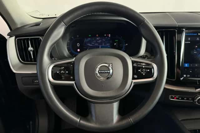 Volvo XC60 (2023) thumbnail 13