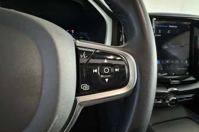 Volvo XC60 (2023) thumbnail 14