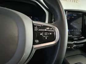 Volvo XC60 (2023) thumbnail 14