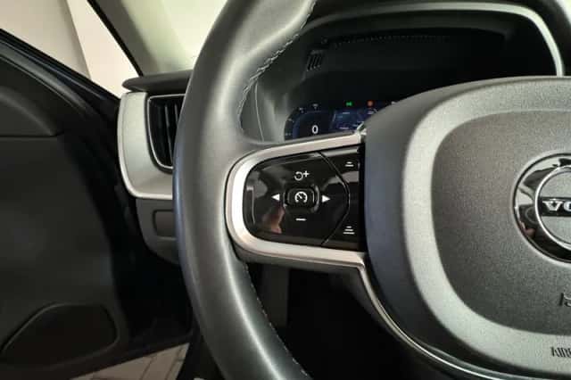 Volvo XC60 (2023) thumbnail 15