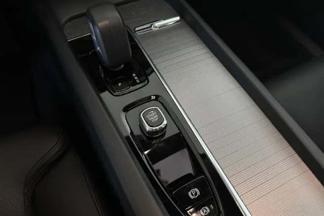 Volvo XC60 (2023) thumbnail 18