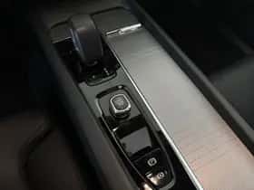 Volvo XC60 (2023) thumbnail 18