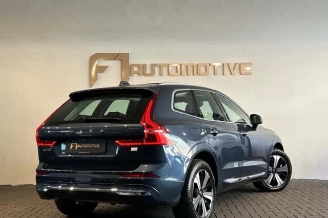 Volvo XC60 (2023) thumbnail 3