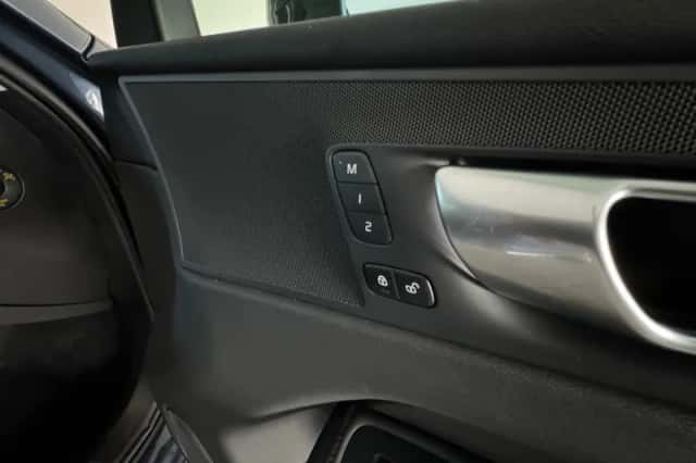 Volvo XC60 (2023) thumbnail 23