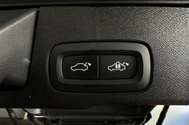 Volvo XC60 (2023) thumbnail 24