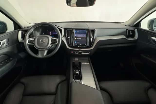 Volvo XC60 (2023) thumbnail 4