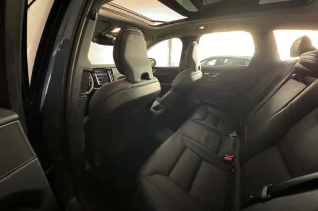 Volvo XC60 (2023) thumbnail 32