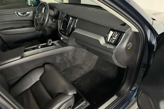 Volvo XC60 (2023) thumbnail 34