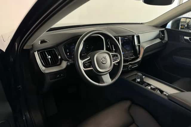 Volvo XC60 (2023) thumbnail 5