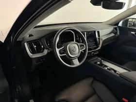 Volvo XC60 (2023) thumbnail 5