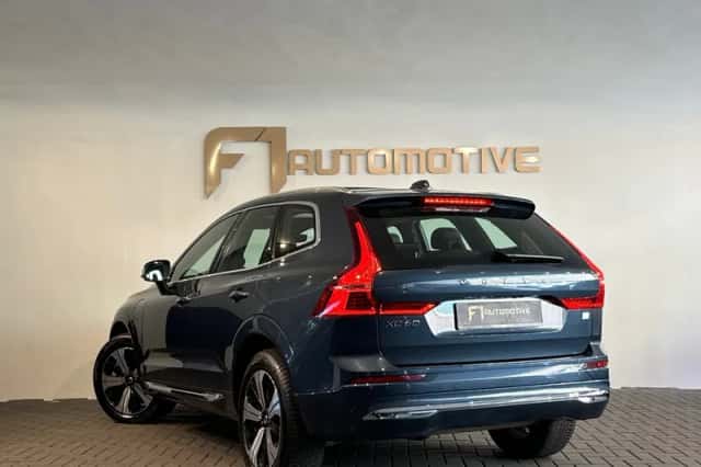 Volvo XC60 (2023) thumbnail 8