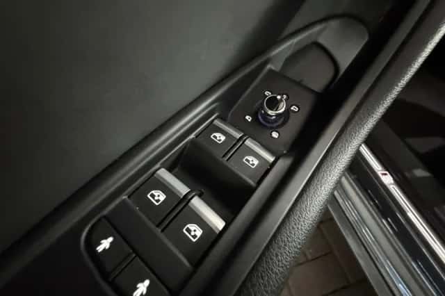 Audi A4 (2019) thumbnail 15