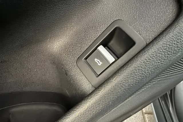 Audi A4 (2019) thumbnail 21