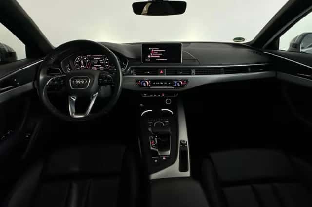 Audi A4 (2019) thumbnail 4