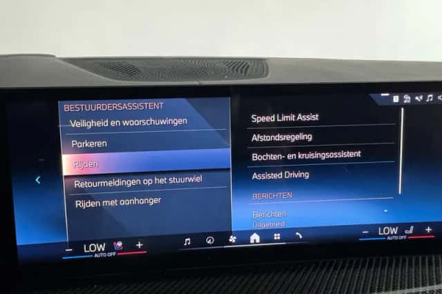 BMW X5 (2025) thumbnail 54