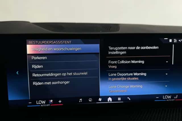 BMW X5 (2025) thumbnail 55