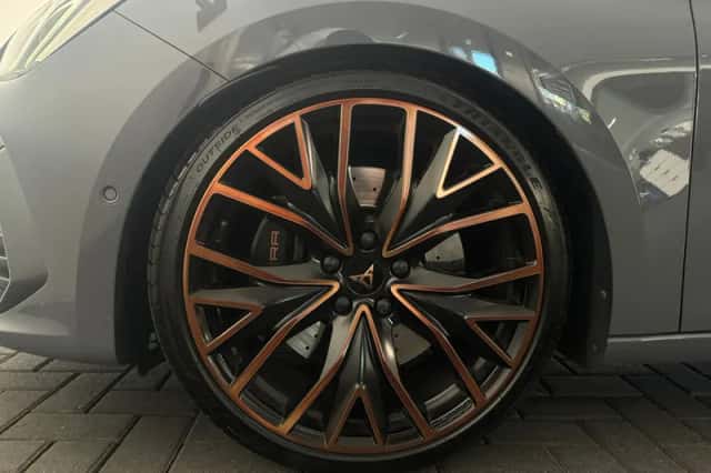 CUPRA Leon (2022) thumbnail 16