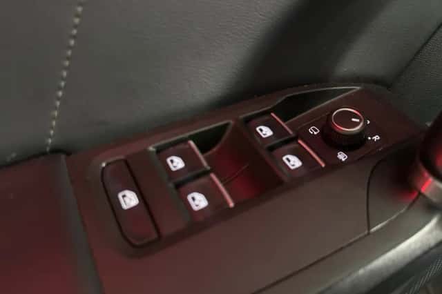 CUPRA Leon (2022) thumbnail 21