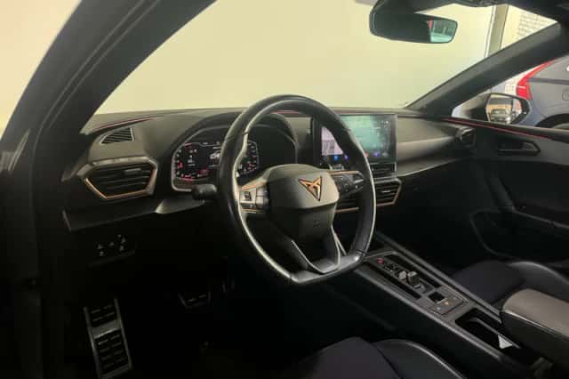 CUPRA Leon (2022) thumbnail 5