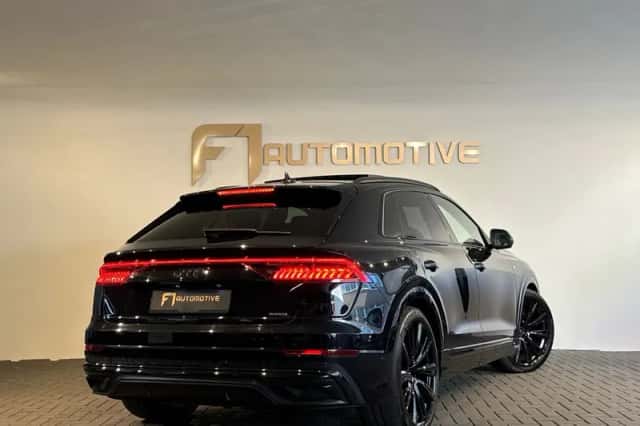 Audi Q8 (2021) thumbnail 3