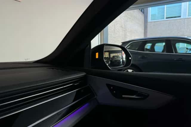 Audi Q8 (2021) thumbnail 24