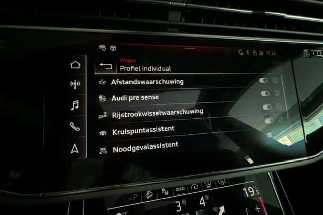 Audi Q8 (2021) thumbnail 36