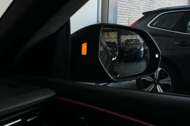 Audi RSQ8 (2021) thumbnail 38