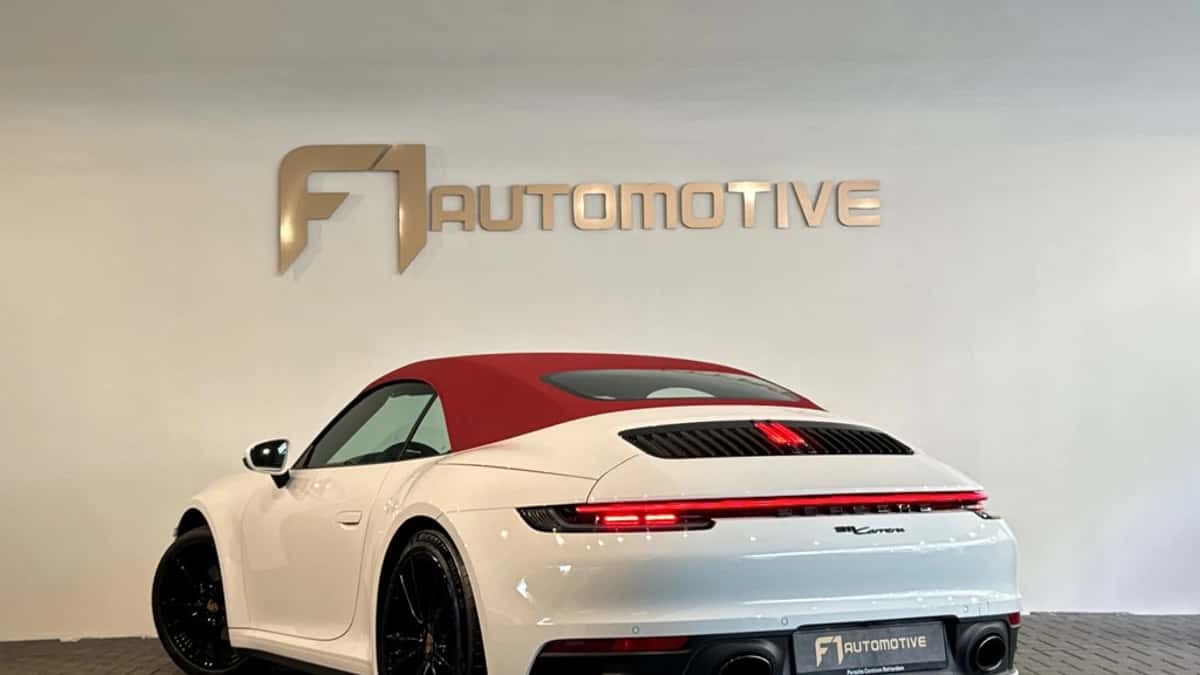Porsche 911 (2020) — foto 1