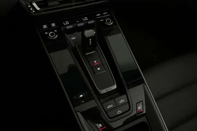 Porsche 911 (2020) thumbnail 17