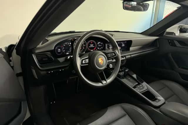Porsche 911 (2020) thumbnail 5