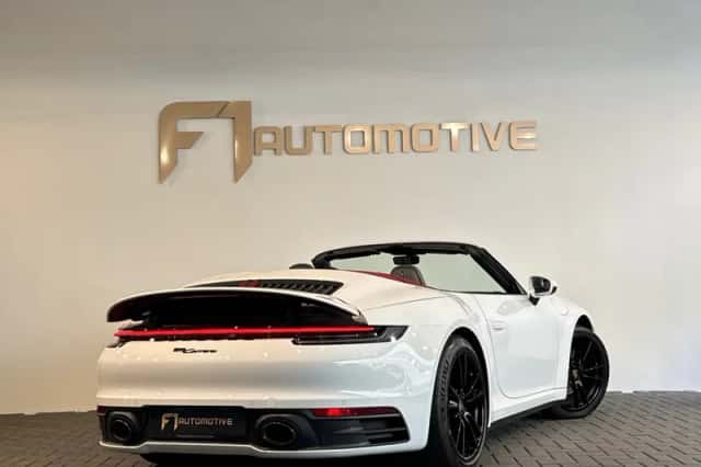Porsche 911 (2020) thumbnail 8