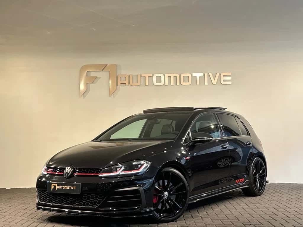 Volkswagen Golf (2019) — foto 1