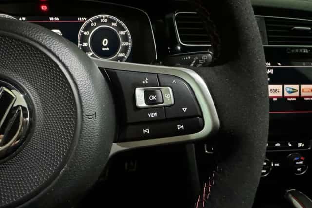 Volkswagen Golf (2019) thumbnail 14