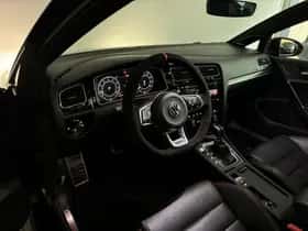 Volkswagen Golf (2019) thumbnail 5
