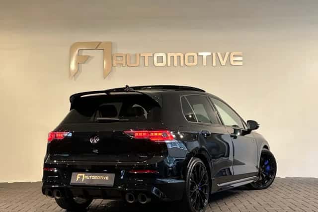 Volkswagen Golf (2025) thumbnail 3