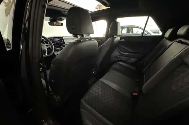 Volkswagen T-Roc (2022) thumbnail 22