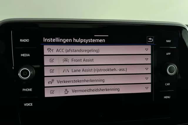 Volkswagen T-Roc (2022) thumbnail 25
