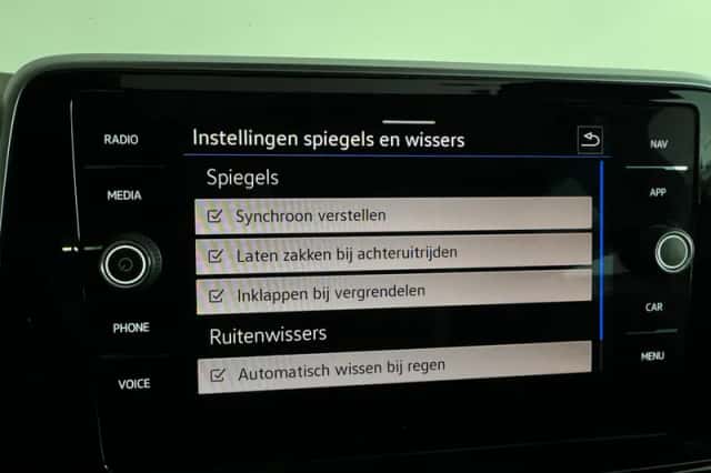 Volkswagen T-Roc (2022) thumbnail 27