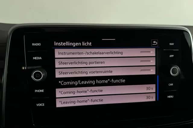Volkswagen T-Roc (2022) thumbnail 29
