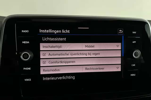 Volkswagen T-Roc (2022) thumbnail 30