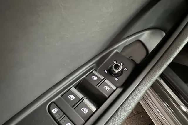 Audi A4 (2019) thumbnail 17