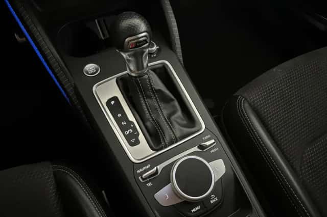 Audi Q2 (2017) thumbnail 15